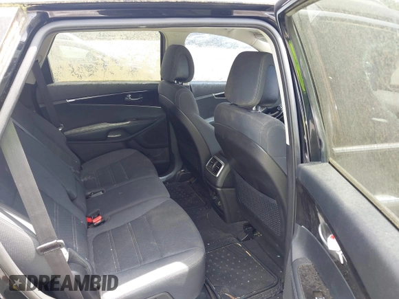 2016 Kia Sorento LX with VIN 5XYPG4A3XGG083872, listed as a IAAI auction lot 42093148 with 98,056 mi miles. Bid and sale history available at carsss.com. Image 8.