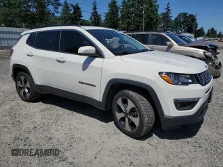 2017 Jeep Compass Latitude z VIN 3C4NJDBB4HT689452, wystawiony jako Copart lot #58602305 z przebiegiem 35 625 mil mil oraz Szkoda całkowita • Salvage title. Historia ofert i sprzedaży dostępna na DreamBid. Obrazek 4.