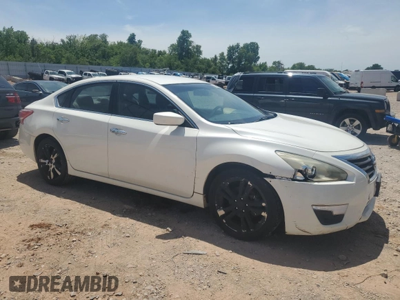 2013 Nissan Altima SV z VIN 1N4BL3AP6DN566952, wystawiony jako Copart lot #60994355 z przebiegiem 384 771 mil mil oraz Czysty tytuł • Clean title. Historia ofert i sprzedaży dostępna na DreamBid. Obrazek 4.