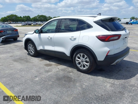 2025 Ford Escape Active z VIN 1FMCU0GN4SUA57229, wystawiony jako IAAI lot #42122877 z przebiegiem 6 119 mil mil oraz . Historia ofert i sprzedaży dostępna na DreamBid. Obrazek 3.