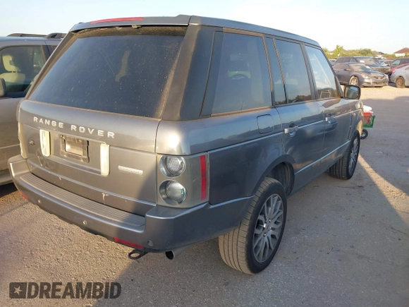 2009 Land Rover Range Rover SC z VIN SALMP13409A302003, wystawiony jako IAAI lot #42807976 z przebiegiem 181 357 mil mil oraz . Historia ofert i sprzedaży dostępna na DreamBid. Obrazek 4.