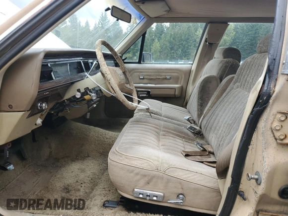1986 Ford Crown Victoria z VIN 2FABP43F2GX172057, wystawiony jako Copart lot #71609094 z przebiegiem 63 900 mil mil oraz Tytuł czysty. Historia ofert i sprzedaży dostępna na DreamBid. Obrazek 7.
