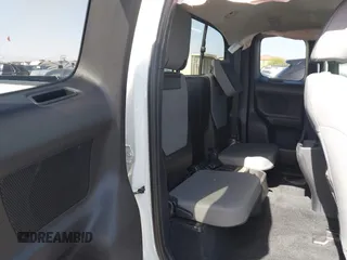2019 Toyota Tacoma SR with VIN 5TFRX5GN3KX139213, listed as a IAAI auction lot 42261533 with 29,794 mi miles and . Bid and sale history available at DreamBid. Image 8.
