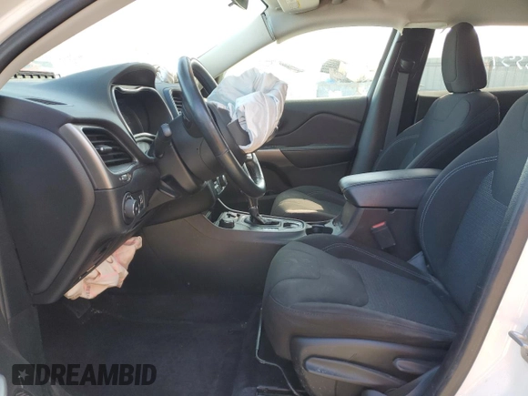 2019 Jeep Cherokee Latitude with VIN 1C4PJMCB0KD140786, listed as a Copart auction lot 44741895 with 80,950 mi miles and Salvage Title. Bid and sale history available at carsss.com. Image 7.