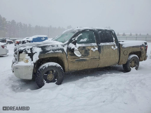 2013 Chevrolet Silverado 1500 LT with VIN 3GCPKSE78DG182302, listed as a Copart auction lot 44255705 with 181,621 mi miles and Salvage Title. Bid and sale history available at carsss.com. Image 1.