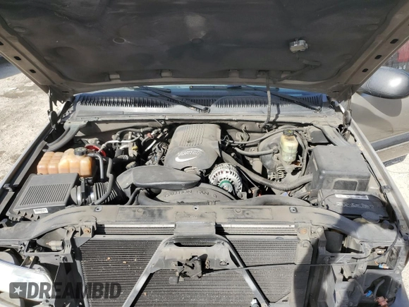 2001 Chevrolet Suburban LT with VIN 3GNEC16T71G125313, listed as a Copart auction lot 42569695 with 317,922 mi miles and Salvage Title. Bid and sale history available at carsss.com. Image 12.