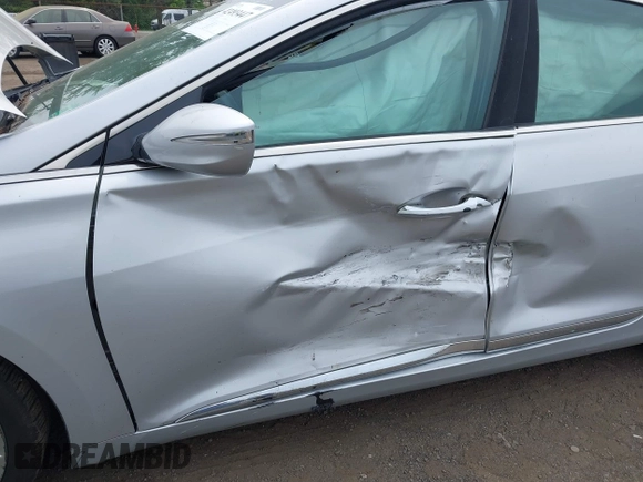 2014 Hyundai Azera Limited z VIN KMHFH4JG0EA396451, wystawiony jako IAAI lot #42493447 z przebiegiem 166 810 mil mil oraz . Historia ofert i sprzedaży dostępna na DreamBid. Obrazek 6.