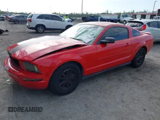 2008 Ford Mustang Deluxe with VIN 1ZVHT80N885207607, listed as a IAAI auction lot 42012378 with 147,346 mi miles. Bid and sale history available at carsss.com. Image 18.