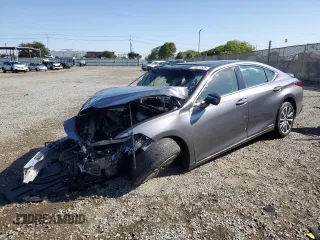 2019 Lexus ES 300h z VIN JTHB21B12K2024837, wystawiony jako Copart lot #57811525 z przebiegiem Nie podano mil oraz Szkoda całkowita • Salvage title. Historia ofert i sprzedaży dostępna na DreamBid. Obrazek 1.