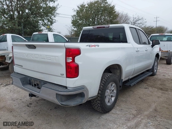 2019 Chevrolet Silverado 1500 LT with VIN 1GCRYDED7KZ349058, listed as a IAAI auction lot 41568500 with 115,928 mi miles. Bid and sale history available at carsss.com. Image 4.