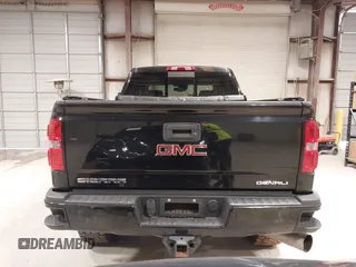 2015 GMC Sierra 2500HD available WiFi Denali with VIN 1GT120E89FF117773, listed as a IAAI auction lot 41587823 with 251,371 mi miles. Bid and sale history available at carsss.com. Image 16.