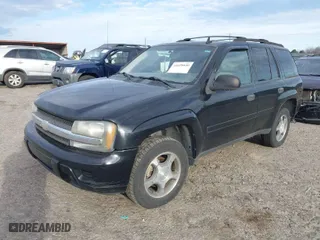 2007 Chevrolet TrailBlazer LT with VIN 1GNDS13S972144876, listed as a IAAI auction lot 41699840 with 224,926 mi miles. Bid and sale history available at carsss.com. Image 2.