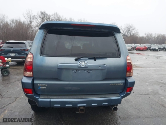 2005 Toyota 4Runner SR5 with VIN JTEBU14R658050952, listed as a IAAI auction lot 41188739 with 255,359 mi miles. Bid and sale history available at carsss.com. Image 17.