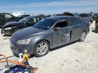 2014 Volkswagen Jetta GLI Autobahn z VIN 3VW5S7AJXEM239332, wystawiony jako Copart lot #48112495 z przebiegiem 96 996 mil mil oraz Szkoda całkowita • Salvage title. Historia ofert i sprzedaży dostępna na DreamBid. Obrazek 1.