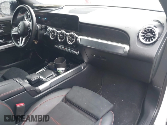 2023 Mercedes-Benz GLB 250 с VIN W1N4M4HB9PW308660, выставлен на аукционе IAAI как лот 41864309 с пробегом 32 542 миль миль и . История ставок и продаж доступна на DreamBid. Изображение 5.