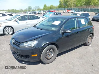 2013 Volkswagen Golf w/Conv & Sunroof z VIN WVWDB7AJ8DW127092, wystawiony jako IAAI lot #42253316 z przebiegiem 170 743 mil mil oraz . Historia ofert i sprzedaży dostępna na DreamBid. Obrazek 2.