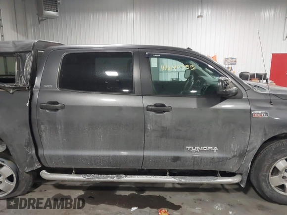 2013 Toyota Tundra 4WD Truck with VIN 5TFDW5F16DX305917, listed as a IAAI auction lot 41640555 with 255,812 mi miles. Bid and sale history available at carsss.com. Image 14.