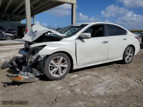 2014 Nissan Altima 2.5 SV with VIN 1N4AL3AP8EC172183, listed as a Copart auction lot 51460155 with 200,875 mi miles and Salvage Title. Bid and sale history available at carsss.com. Image 1.