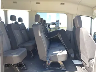 2024 Ford Transit Passenger XL z VIN 1FBAX2C81RKA68648, wystawiony jako IAAI lot #41980956 z przebiegiem 11 942 mil mil oraz . Historia ofert i sprzedaży dostępna na DreamBid. Obrazek 8.