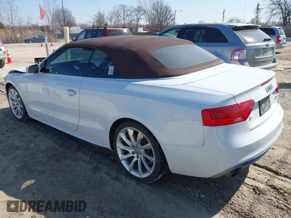 2015 Audi A5 Premium Plus z VIN WAUMFAFH3FN001641, wystawiony jako IAAI lot #41781985 z przebiegiem 44 229 mil mil oraz . Historia ofert i sprzedaży dostępna na DreamBid. Obrazek 3.