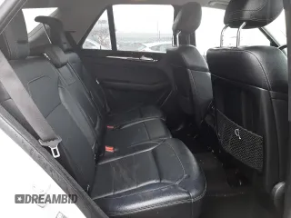 2015 Mercedes-Benz M 350 z VIN 4JGDA5HB4FA486635, wystawiony jako Copart lot #55560192 z przebiegiem 47 099 mil mil oraz . Historia ofert i sprzedaży dostępna na DreamBid. Obrazek 6.