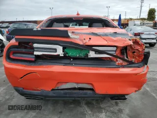 2016 Dodge Challenger R/T Scat Pack z VIN 2C3CDZFJXGH351790, wystawiony jako Copart lot #50971925 z przebiegiem 69 129 mil mil oraz Szkody całkowita. Historia ofert i sprzedaży dostępna na DreamBid. Obrazek 6.