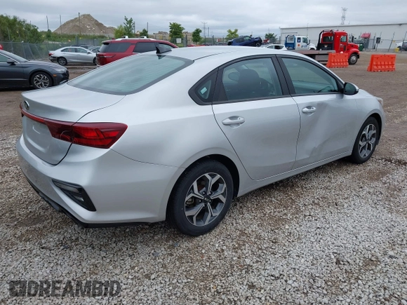 2021 Kia Forte FE z VIN 3KPF24AD6ME286740, wystawiony jako IAAI lot #40040318 z przebiegiem 60 179 mil mil oraz . Historia ofert i sprzedaży dostępna na DreamBid. Obrazek 4.