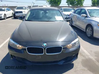 2015 BMW 3 Series 328i xDrive с VIN WBA3B5C55FF961143, выставлен на аукционе IAAI как лот 42561041 с пробегом 61 624 миль миль и . История ставок и продаж доступна на DreamBid. Изображение 12.