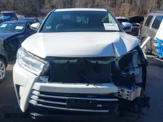 2019 Toyota Highlander SE with VIN 5TDJZRFH1KS922403, listed as a IAAI auction lot 41430051 with 93,767 mi miles. Bid and sale history available at carsss.com. Image 12.