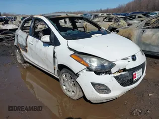 2013 Mazda Mazda2 Sport with VIN JM1DE1KY7D0166470, listed as a IAAI auction lot 41519712 with 117,845 mi miles. Bid and sale history available at carsss.com. Image 1.