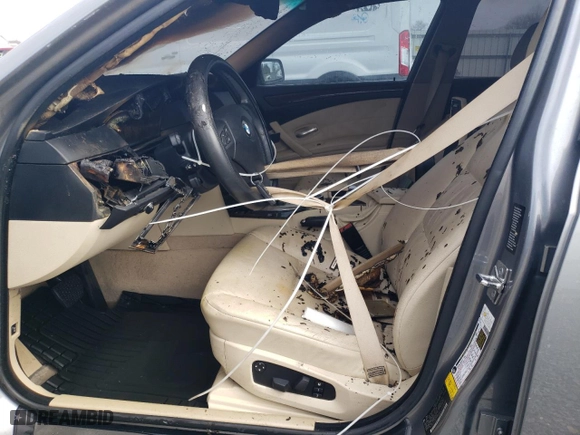 2008 BMW 5 Series 528xi with VIN WBANV13548CZ55430, listed as a Copart auction lot 51045025 with 0 mi miles and Salvage Title. Bid and sale history available at carsss.com. Image 7.