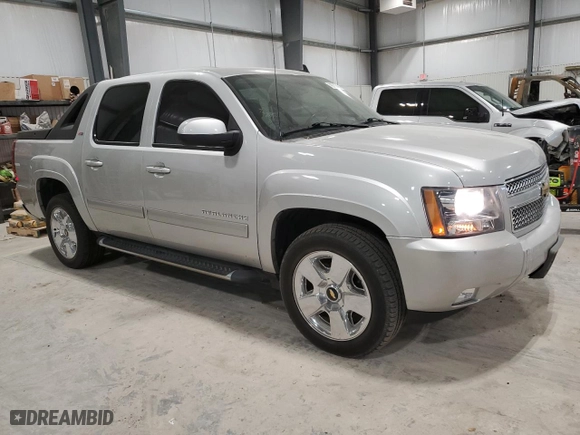 2010 Chevrolet Avalanche LT with VIN 3GNVKFE0XAG103183, listed as a Copart auction lot 79207464 with 96,494 mi miles and Salvage Title. Bid and sale history available at carsss.com. Image 4.