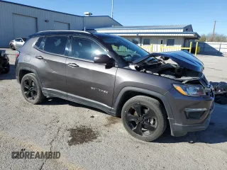 2020 Jeep Compass Latitude with VIN 3C4NJCBB3LT129392, listed as a Copart auction lot 46536425 with 86,197 mi miles and Salvage Title. Bid and sale history available at carsss.com. Image 4.