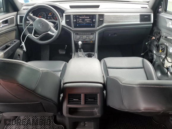 2021 Volkswagen Atlas SE with VIN 1V2LC2CA9MC239425, listed as a Copart auction lot 86794114 with 41,327 mi miles and Salvage title. Bid and sale history available at DreamBid. Image 8.