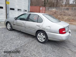2000 Nissan Altima GXE with VIN 1N4DL01A3YC226341, listed as a IAAI auction lot 41499818 with 173,133 mi miles. Bid and sale history available at carsss.com. Image 3.