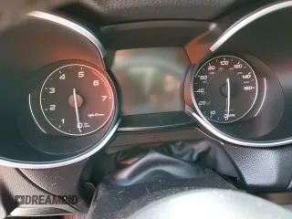 2018 Alfa Romeo Stelvio Ti z VIN ZASFAKBN3J7B72146, wystawiony jako Copart lot #86380384 z przebiegiem Nie podano mil oraz Szkoda całkowita • Salvage title. Historia ofert i sprzedaży dostępna na DreamBid. Obrazek 9.