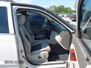 2005 Jeep Grand Cherokee Limited with VIN 1J8HR58245C723778, listed as a IAAI auction lot 42763212 with 127,266 mi miles and . Bid and sale history available at DreamBid. Image 5.
