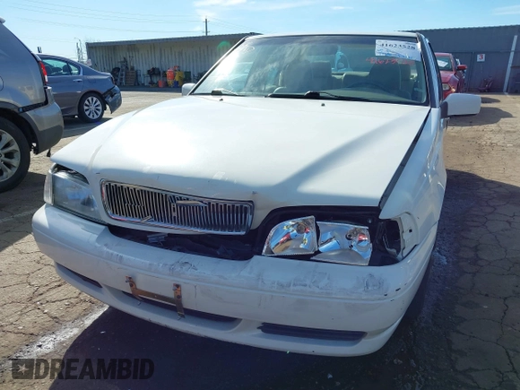 1999 Volvo S70 z VIN YV1LS55A8X1580392, wystawiony jako IAAI lot #41623528 z przebiegiem 77 806 mil mil oraz . Historia ofert i sprzedaży dostępna na DreamBid. Obrazek 6.