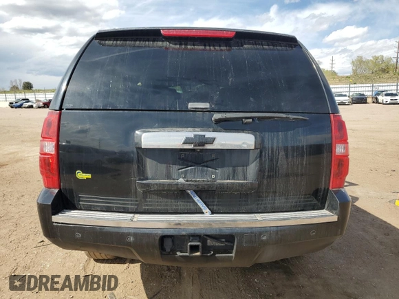 2008 Chevrolet Suburban LTZ z VIN 3GNFK16308G204064, wystawiony jako Copart lot #54522915 z przebiegiem Nie podano mil oraz Szkoda całkowita • Salvage title. Historia ofert i sprzedaży dostępna na DreamBid. Obrazek 6.