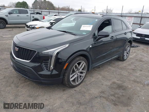 2019 Cadillac XT4 FWD Sport z VIN 1GYFZER49KF178096, wystawiony jako IAAI lot #41611247 z przebiegiem 37 971 mil mil oraz . Historia ofert i sprzedaży dostępna na DreamBid. Obrazek 20.