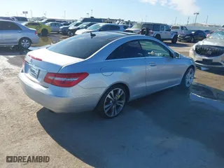 2011 Mercedes-Benz E-Class E 350 with VIN WDDKJ5GB8BF079692, listed as a IAAI auction lot 40794197 with 187,563 mi miles. Bid and sale history available at carsss.com. Image 4.