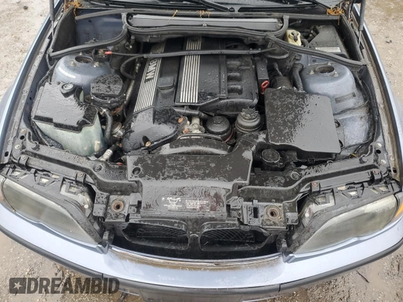 2002 BMW 3 Series 325i z VIN WBAEV33422KL76629, wystawiony jako Copart lot #55830295 z przebiegiem Nie podano mil oraz Szkody całkowita. Historia ofert i sprzedaży dostępna na DreamBid. Obrazek 11.
