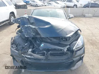 2022 BMW Z4 sDriveM40i with VIN WBAHF9C08NWX88691, listed as a IAAI auction lot 40983519 with 11,108 mi miles. Bid and sale history available at carsss.com. Image 12.