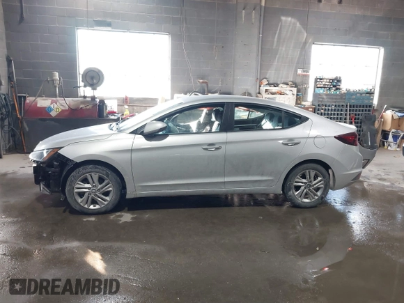 2020 Hyundai Elantra SEL z VIN 5NPD84LF6LH536895, wystawiony jako IAAI lot #41582103 z przebiegiem 15 533 mil mil oraz . Historia ofert i sprzedaży dostępna na DreamBid. Obrazek 14.