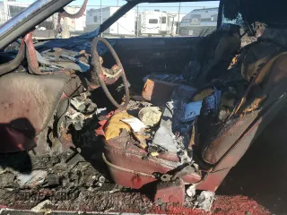 1977 Lincoln Continental с VIN 7Y89S829453, выставлен на аукционе Copart как лот 89298145 с пробегом Не указан миль и На запчасти • Non repairable. История ставок и продаж доступна на DreamBid. Изображение 7.