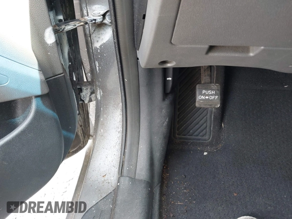 2013 Hyundai Sonata Limited with VIN 5NPEC4AC6DH741968, listed as a IAAI auction lot 42032196 with 160,911 mi miles and . Bid and sale history available at DreamBid. Image 6.
