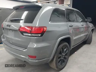 2020 Jeep Grand Cherokee Altitude z VIN 1C4RJFAG0LC163818, wystawiony jako IAAI lot #42009857 z przebiegiem 77 843 mil mil oraz . Historia ofert i sprzedaży dostępna na DreamBid. Obrazek 4.