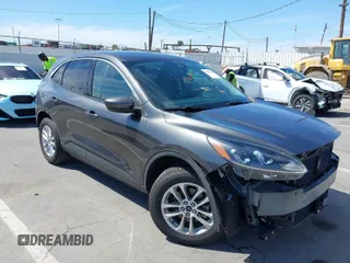 2020 Ford Escape SE with VIN 1FMCU0G61LUB70968, listed as a IAAI auction lot 42028904 with 61,653 mi miles. Bid and sale history available at carsss.com. Image 1.