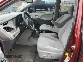 2018 Toyota Sienna LE Auto Access Seat with VIN 5TDKZ3DC4JS910687, listed as a Copart auction lot 55516745 with 67,943 mi miles and Salvage title. Bid and sale history available at DreamBid. Image 7.