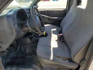 2001 GMC Sonoma SL with VIN 1GTCS145918232411, listed as a Copart auction lot 50395475 with 0 mi miles and Salvage Title. Bid and sale history available at carsss.com. Image 7.